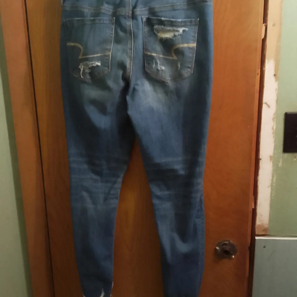 American Eagle Outfitters Distressed Denim Jeans Super Stretch High Rise Jegging